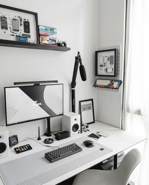 Black And White Aesthetic Home, Desk Setup Workspace Inspiration, White Aesthetic Home, Desk Setup Workspace, Clean Desk Setup, White Desk Setup, Gaming Computer Room, Minimalist Workspace, Workspace Setup