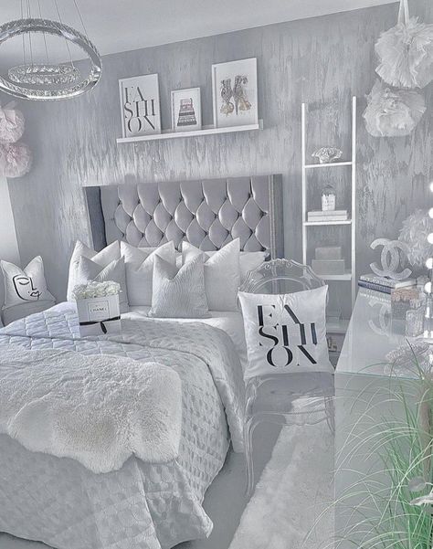 White Room Decor Bedroom, White And Silver Bedroom, Grey And White Room, Carpet Ideas 2023, Silver Bedroom, Winter Bedroom, Grey Bedroom Decor, White Room Decor, Luxury Room Bedroom