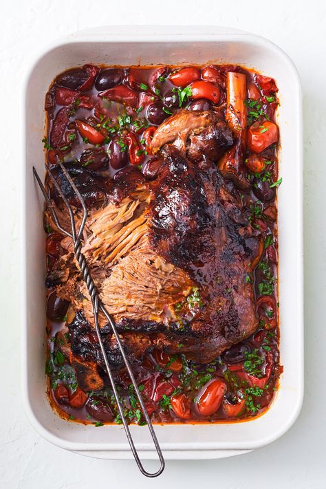 Mediterranean Lamb, Lamb Dinner, Slow Cooked Lamb, Lamb Dishes, Lazy Weekend, Crockpot Recipes Beef, Lamb Roast, Dinner Inspiration, Lamb Recipes