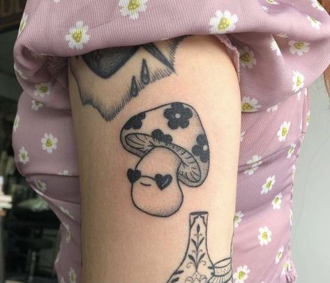 Indie Tattoo, Line Tattoo Ideas, Funky Tattoos, Mushroom Tattoos, 4 Tattoo, Bff Tattoos, Cute Little Tattoos, Pretty Tattoos For Women, Line Tattoo