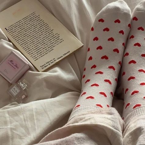 Heart Socks, Lara Jean, Mia 3, Reading A Book, Foto Ideas Instagram, Red Hearts, Red Aesthetic, Book Aesthetic, Girly Things