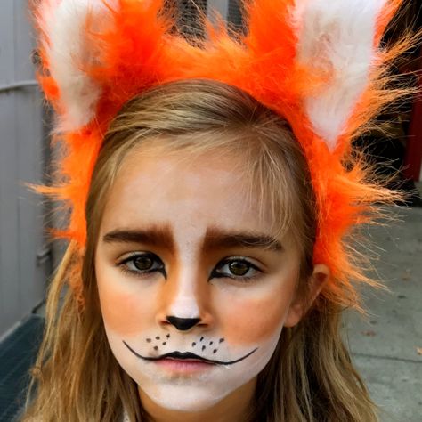 Fox Nose Makeup, Fox Face Paint Halloween, Kids Fox Face Paint, Simple Fox Face Paint, Fox Halloween Makeup For Kids, Fox Make Up Halloween, Halloween Fox Makeup, Kids Fox Makeup, Easy Fox Makeup