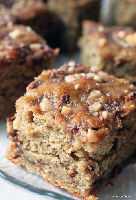 Snacking Cake Recipes, Banana Toffee Cake, Banoffee Cake, Banana Toffee, Banana Cakes, Snacking Cake, Toffee Cake, Creamy Pie, Cake Banana