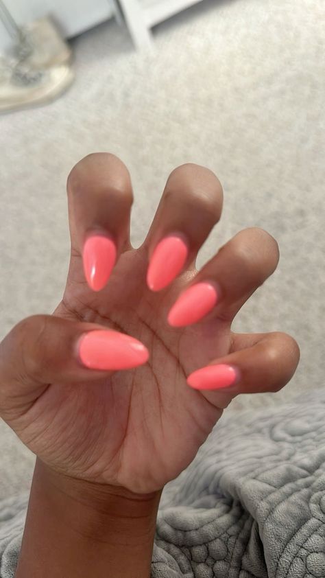 Solid Color Nail Inspiration, Coral Pink Acrylic Nails, Birthday Nails Preppy, Almond Coral Nails, Pinky Coral Nails, Almond Nails Peach, Nails Acrylic Coral, Nails For Jamaica Vacation, One Color Nail Ideas