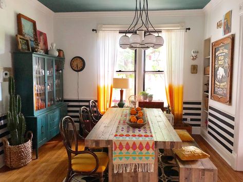 Old Victorian House, Blue Ceilings, Eclectic Interior Design, Colored Ceiling, Trendy Living Rooms, Living Room Green, Blue Living Room, Eclectic Interior, Living Room Colors