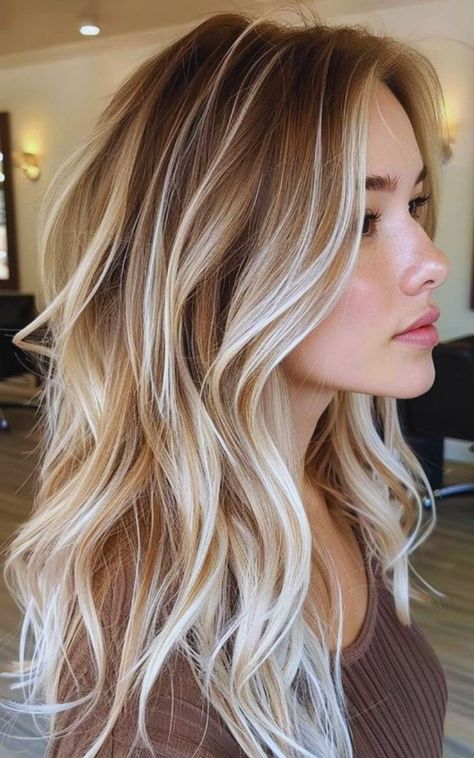 Ash Blonde With Caramel Lowlights, Strawberry Blonde Platinum Balayage, Blonde Balayage Fall 2024, Platinum Blonde And Copper Hair, Blonde Hair With Thick Lowlights, Fall Hair Color With Blonde, Blonde With Fringe Bangs, Fall Blonde Hair Highlights, Root Blend Brunette