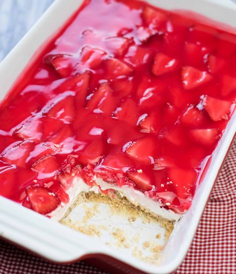 Strawberry Delight - The Perfect Dessert - An Alli Event Pretzel Salad Dessert, Strawberry Delight Recipe, Danish Dessert, Fresh Strawberry Recipes, Strawberry Pretzel Salad, Pretzel Salad, Strawberry Pretzel, Strawberry Delight, Jello Desserts