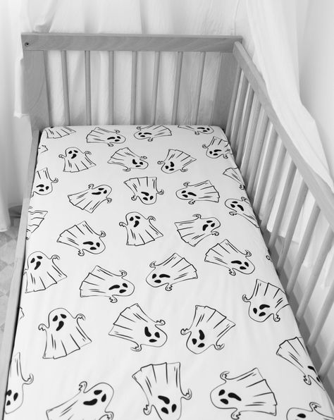 Ghostie Crib Sheet Nursery Decor Black And White, Emo Nursery Ideas, Horror Nursery Theme, Halloween Nursery Decor, Alternative Nursery Ideas, Spooky Nursery Ideas, Goth Nursery Ideas, Dark Baby Nursery, Gothic Nursery Ideas