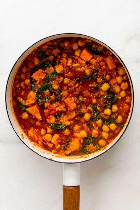 Easy Moroccan Chickpea Stew (vegan) - Choosing Chia Morrocan Stew, Chickpea Stew Vegan, Moroccan Chickpea Stew, Chickpea Tomato, Moroccan Chickpea, Stew Vegan, Chickpea Stew, Big Bowl, Gluten Free Vegetarian