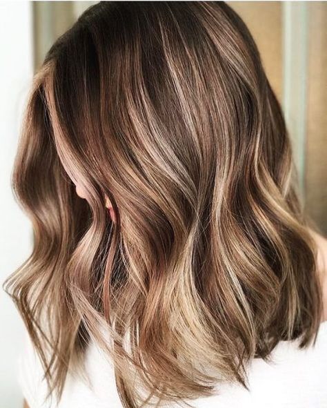 35 Most Delectable Caramel Highlights You’ll See in 2019 Hair Color Light Brown, Brown Hair Balayage, Brown Balayage, Peinados Fáciles Para Cabello Corto, Highlights Brown Hair, Trendy Hair Color, Hair Color Highlights, Brown Blonde Hair, Brown Hair With Highlights