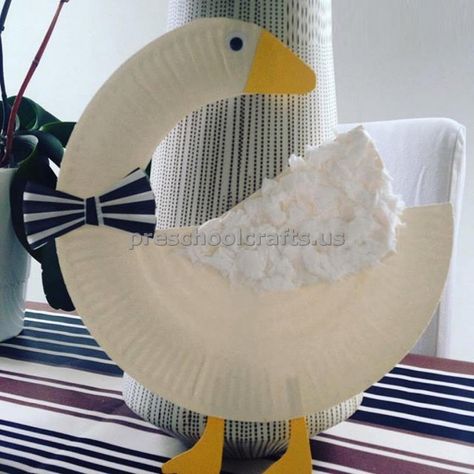 Make a cute goose from a paper plate – Recycled Crafts Duck Preschool Craft, Paper Plate Duck, Letter L Crafts, Duck Craft, Goose Craft, Cute Goose, Duck Crafts, Frog Crafts, Alphabet Crafts