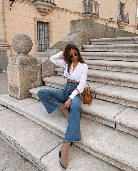 Criss Cross Crop Top, Cross Crop Top, Camel Outfit, Botas Cowboy, Outfit Botas, Look Jean, Slacks Trousers, High Fashion Women, Outfit Primavera