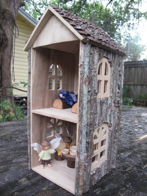 Fantastic little doll's house. Wow!! This is neat! Fairy house in the garden, maybe? Could make a big openable front that locks? (fairies have to be safe too...!) ;) Homemade Dollhouse, Diy Outdoor Toys, Fairy Home, Dollhouse Projects, Homemade Toys, Wooden Dollhouse, Fairy Houses, Fairy Dolls, Outdoor Toys