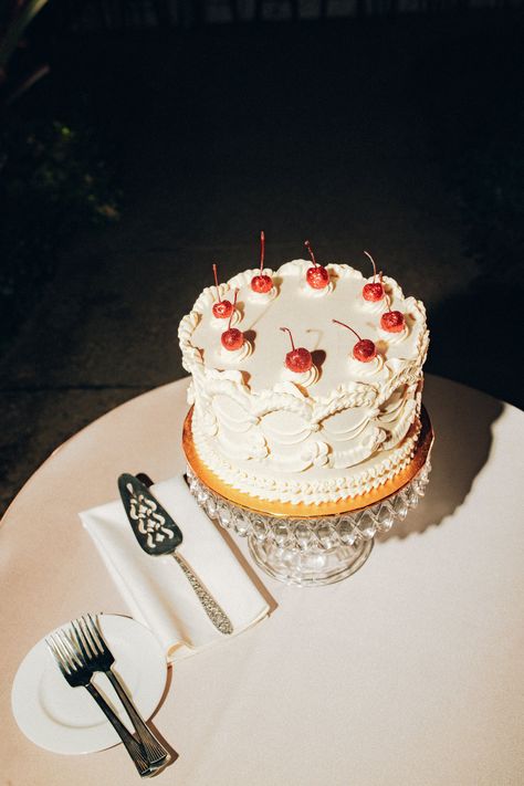 Vintage buttercream cake taken on film camera Vintage Cake Bachelorette, Ethereal Cake Design, Aesthetic Cake Vintage, European Cake Design, Vintage Cake Photography, Wedding Cake Cherries, Birthday Cake Vintage Aesthetic, 24 Th Birthday Cake, Vintage Buttercream Wedding Cake