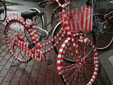 Candy cane bike Bici Retro, Bike Parade, Bike Decorations, Bike With Basket, White Bike, Red Day, Candy Cane Christmas, I Want To Ride My Bicycle, Candy Cane Stripes