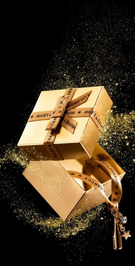 ~`•°*Merry Christmas Darling°•`~ Moët Gold #Champagne #LadyLuxuryDesigns Merry Christmas Darling, Christmas Packages, Chirstmas Decor, Black Gold Jewelry, Gold Christmas, Christmas Colors, Christmas Spirit, Black Backgrounds, Christmas Time