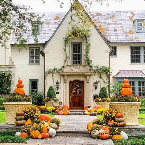 Becki Owens on Instagram: “🍂🍂🖤 - sharing some rustic modern kitchens today on Beckiowens.com!  And loving this fall exterior @thepottedboxwood” Outside Fall Decor, Rustic Modern Kitchen, Fall Planters, Fall Front Porch Decor, Autumn Decorating, Fall Front Porch, Fall Outdoor Decor, Front Porch Decorating, House Exteriors