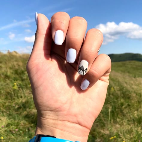 Nail Art Designs Mountains, Nails With Mountains On Them, Mountain Theme Nail Art, Nails For The Mountains, Mountain Gel Nail Designs, Hiking Nail Art, Nails Mountain Design, Nail Designs Mountains, Mountain Wedding Nails