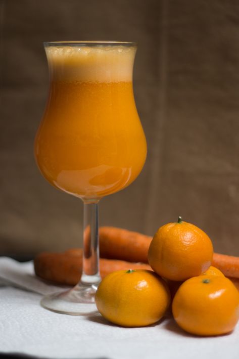 Tangerine, carrot, ginger and honey juice. Tangerine Juice, Mango Juice, Ginger And Honey, Healthy Food, Carrots, Ginger, Juice, Mango, Honey