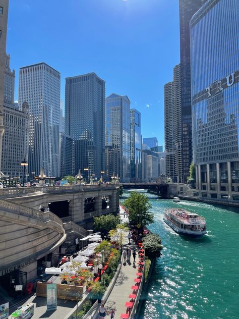 Chicago river
Chicago Beatnik On The River Chicago, Chicago Road Trip, Chicago River North, Chicago Lifestyle Aesthetic, Chicago Living Aesthetic, Chicago Illinois Aesthetic, Living In Chicago, Illinois Aesthetic, Chicago Illinois Downtown