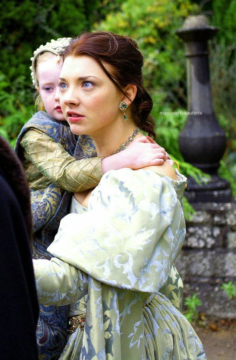 Natalie Dormer Anne Boleyn The Tudors Anne And Elizabeth Tudor, Elizabeth Tudor The Tudors, Anne Boylen The Tudors, Elizabeth The Tudors, Natalie Dormer Anne Boleyn, Anna Boleyn, Tudor Series, The Tudors Tv Show, Disneysea Tokyo