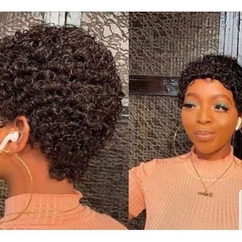 Ladies Short Jerry Curl Hair Wig - Natural Colour Jerry Curl Hair, Bleached Shorts, Jerry Curl, Wide Tooth Comb, Split Ends, Short Wigs, Wig Accessories, Silky Hair, Short Curly