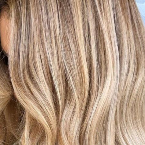 Light Buttery Blonde Hair, Buttercream Hair Color, Warm Buttery Blonde Hair, Warm Autumn Blonde Hair, Warm Natural Blonde, Buttercream Blonde Hair, Warm Toned Blonde Hair, Hair Colour At Home, Buttercream Blonde