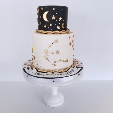 Cosmic Cake Ideas, Unisex Cake Design, Astrology Birthday Cake, Aquarius Cake Birthdays, Celestial Birthday Cake, Celestial Cakes, Horoscope Cake, Astrology Birthday Party, Moon Cake Design