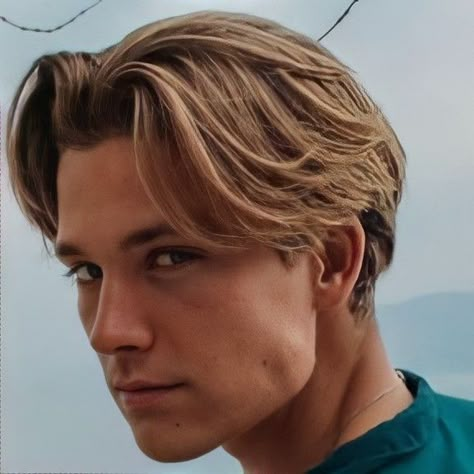 48 Best Middle Part Hairstyles Men Straight Hair Curtains Men, Middle Part Hairstyles Men, Middle Part Haircut, Guy Haircuts, Surf Hair, Kids Haircuts, Blonde Hair Boy