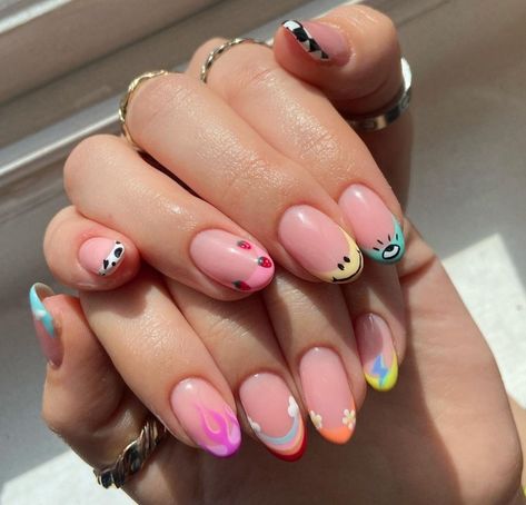 Friend Tip Nails, Groovy French Tip Nails, Short Festival Nails, Cute Summer Nail Designs, 2024 Nails, Summer Nail Designs, Hippie Nails, Aesthetic Nails, Simple Gel Nails