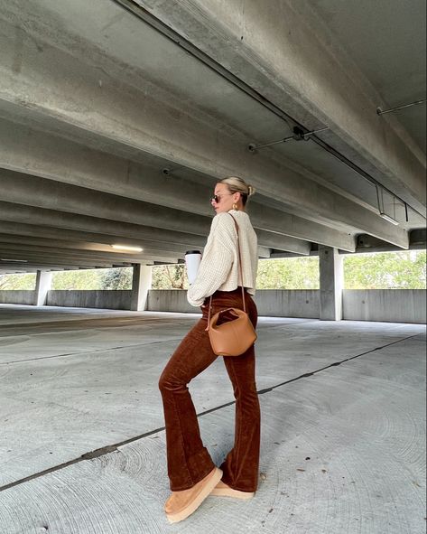 Brown Flared Corduroy Pants Outfit, Cordory Pants Outfits Brown, Courdaroy Pants Outfits, Brown Flare Pants Outfit Winter, Brown Corduroy Flare Pants Outfit, Courdory Flare Pants Outfits, Brown Pants Fall Outfit, Brown Corduroy Pants Outfit Winter, Outfits With Brown Corduroy Pants