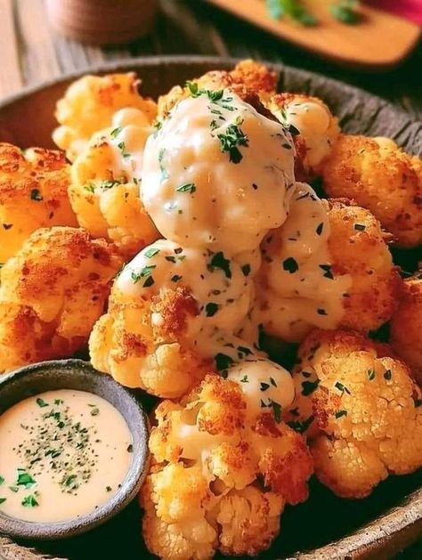 HEALTHY DIABETIC MEALS | **Cheesy Cauliflower Bites** 🧀 | Facebook Cauliflower Bites Baked, Basic Gravy Recipe, Baked Cauliflower Bites, Cajun Chicken Pasta Recipes, Chicken Meatloaf, Easy High Protein Meals, Martha Stewart Recipes, Shredded Cheddar Cheese, Healthy Recipes For Diabetics