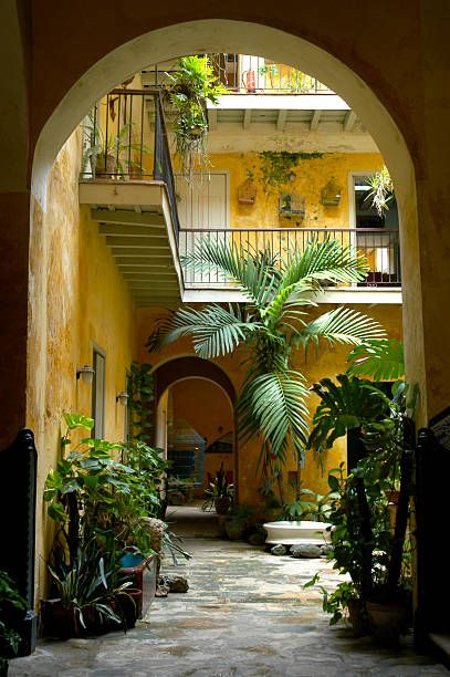 Brazilian Apartment, Mexican Pueblo, Cuban Decor, Havana Bar, Cuban Architecture, Cuban Restaurant, Cuban Food, Casas Coloniales, Hacienda Style