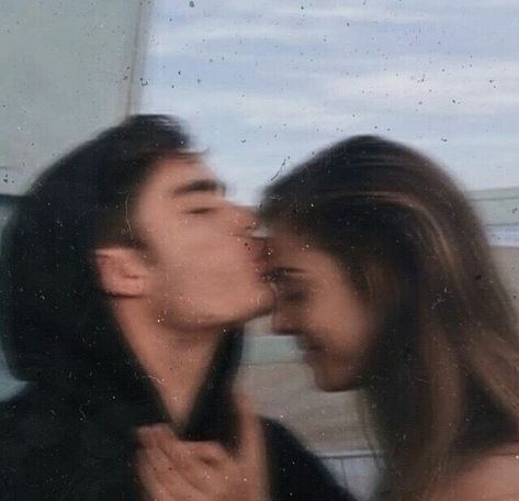 Image about love in 1:00 by ♡LULU♡ on We Heart It Parejas Goals Tumblr, Image Couple, The Love Club, Boyfriend Goals, Relationship Goals Pictures, Lovey Dovey, Photo Couple, Cute Relationship Goals, Teenage Dream