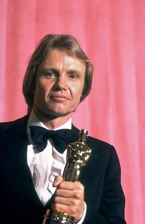 Jon Voight (December 29, 1938) won the 1979 51th academy best leading actor award for "Coming Home", 1978 #actor John Voight, Oscars 2020, Best Actor Oscar, Jon Voight, Oscar Award, Actor Studio, Johnny Carson, Academy Award Winners, Motion Pictures