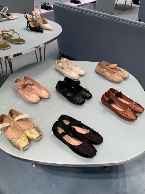 Miumiu Flat, Miu Miu Ballet Flats Outfits, Aesthetic Balletcore, Designer Wishlist, Miu Miu Ballet, Miu Miu Flats, Fashion Milano, Slippers Outfit, Ballet Flats Outfit