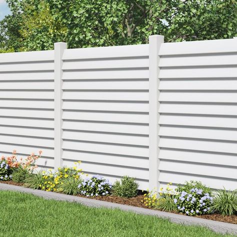 White Horizontal Privacy Fence, Privacy Fence Ideas White, White Vinyl Privacy Fence, 6 Ft Privacy Fence Ideas, White Wood Privacy Fence, White Fencing Front Yard, White And Wood Fence, White Vinyl Fence Around Pool, White Modern Fence