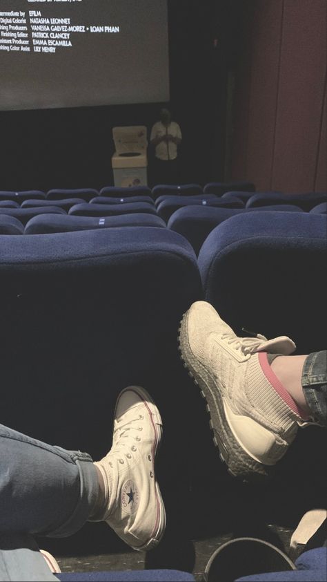 Movie Date Aesthetic Couple, Couple Theatre Date Aesthetic, Movie Theatre Aesthetic Friends, Movie Date Photo Ideas, Movie Date Aesthetic Cinema, Movie Date Pictures Couple, Couple Cinema Date Aesthetic, Cinema Photoshoot Ideas, Cinema With Boyfriend