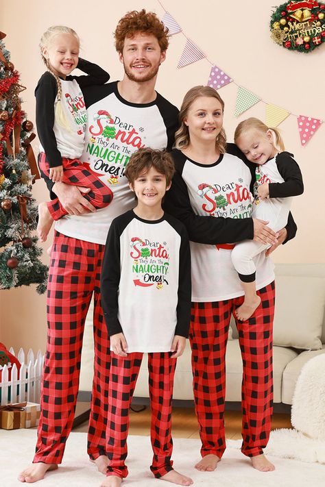 Family christmas pictures outfits