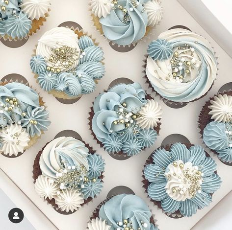 Flower Meringue Pops, Pale Blue Cupcakes, Greek Themed Cupcakes, Lambeth Cupcakes, Cupcake Plating, Boy Baby Shower Cupcake Ideas, Dusty Blue Cupcakes, Blue Floral Cupcakes, Blue Cupcake Ideas