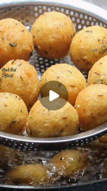 Morning Breakfast Recipes Indian, Namkin Snacks, Evening Snacks Recipes, Evening Snacks Indian, Mango Juice Recipe, Indian Diet Recipes, Morning Recipes Breakfast, Mumbai Street Food, Savory Bites