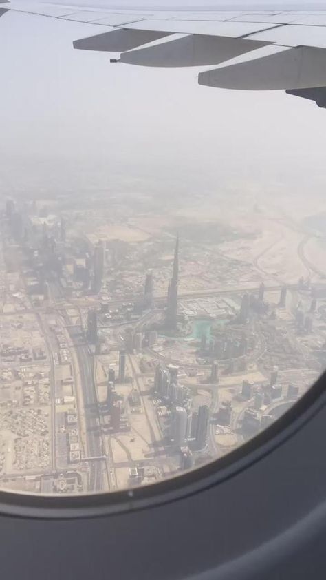 @kohsamuibulldog: thanks for a great flight LHR DUBAI SYDNEY Dubai Flight View, Dubai From Plane, Snapchat Pics, Emirates Flights, Jet Airways, Travel Dubai, Plane Window, Vacation Photography, Rare Images