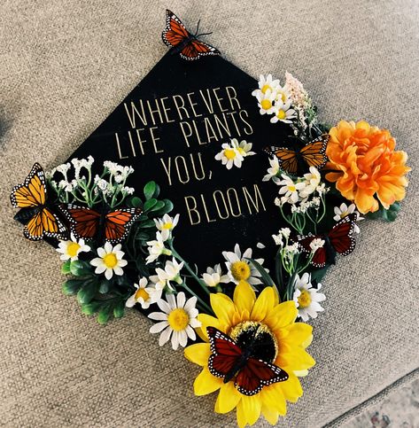 Flowers on graduation cap Nature Graduation Cap, College Grad Cap Ideas, Grad Cap Designs, Grad Caps, Graduation Cap Designs, Cap Ideas, Graduation Cap Decoration, Cap Decorations, Cap Designs