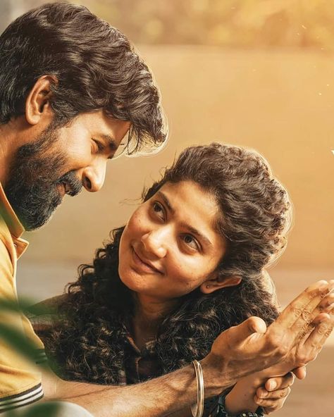 Sivakarthikeyan And Sai Pallavi, Amaran Sai Pallavi, Amaran Movie Images, Siva Karthikeyan, Sivakarthikeyan Wallpapers, Best Love Pics, Charcoal Artwork, Kamal Haasan, Moms Photography