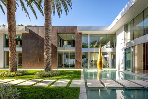 Developer Nile Niami Lists $65 Million Bel Air, Los Angeles, Home Luxury Bedroom Suite, Bel Air Mansion, Real Estates Design, Modern Mansion, Los Angeles Homes, House System, Entry Foyer, Bel Air, Luxury Real Estate