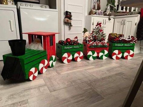 Train Christmas Decorations, Christmas Wrapping Diy, Xmas Theme, Gingerbread Christmas Decor, Christmas Homescreen, Christmas Float, Christmas Yard Decorations, Christmas Themes Decorations, Christmas Decorations Diy Outdoor