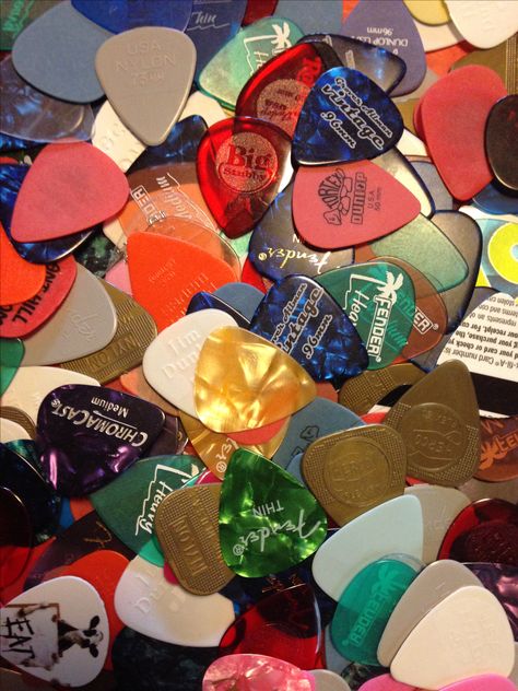 Rock Astethics, Guitar Picks Aesthetic, Hannah Wells, Music Studio Room, Guitar Obsession, Guitar Pics, Cool Electric Guitars, Garage Band, I'm With The Band