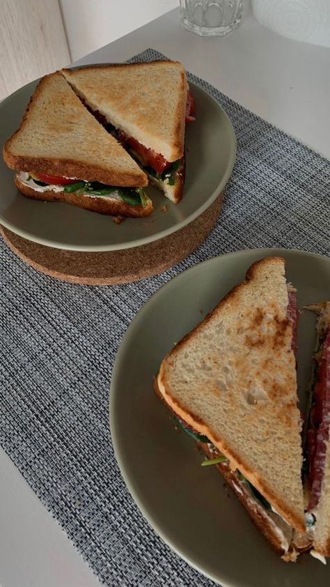 Sandwich Recipes Aesthetic, Healthy Breakfast Aesthetic Mornings, Sandwiches Aesthetic, Breakfast Aesthetic Mornings, Sandwich Japanese, Sandwich Aesthetic, Foodporn Aesthetic, Aesthetic Morning, Delicacy Food