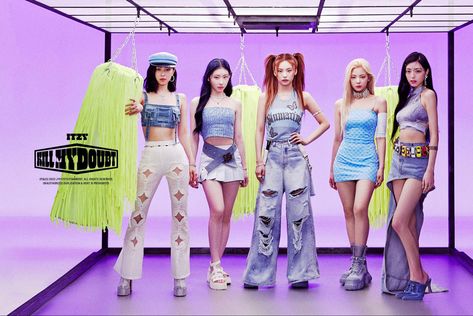 Itzy Concert Outfit, Itzy Concert, Chaeryeong And Yuna, Ryujin Chaeryeong Yuna, Lia Ryujin Chaeryeong, Bae Suzy, Concert Fits, February 11, Concept Photos