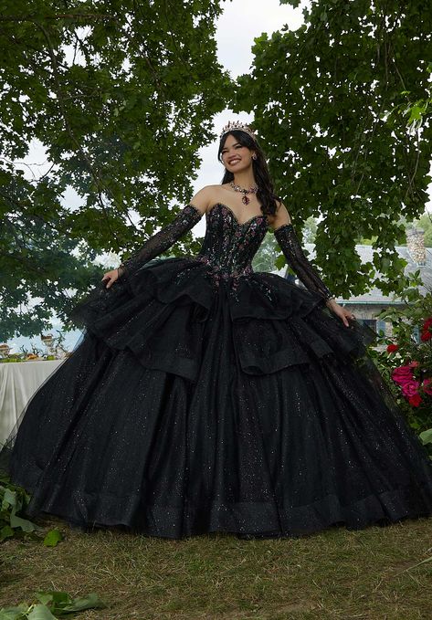 Black Quince Dress, Black Quince Dresses, Quinceanera Themes Dresses, Black Quinceanera Dresses, Pretty Quinceanera Dresses, Quince Dress, Dresses Quinceanera, Princess Ball Gowns, Mori Lee